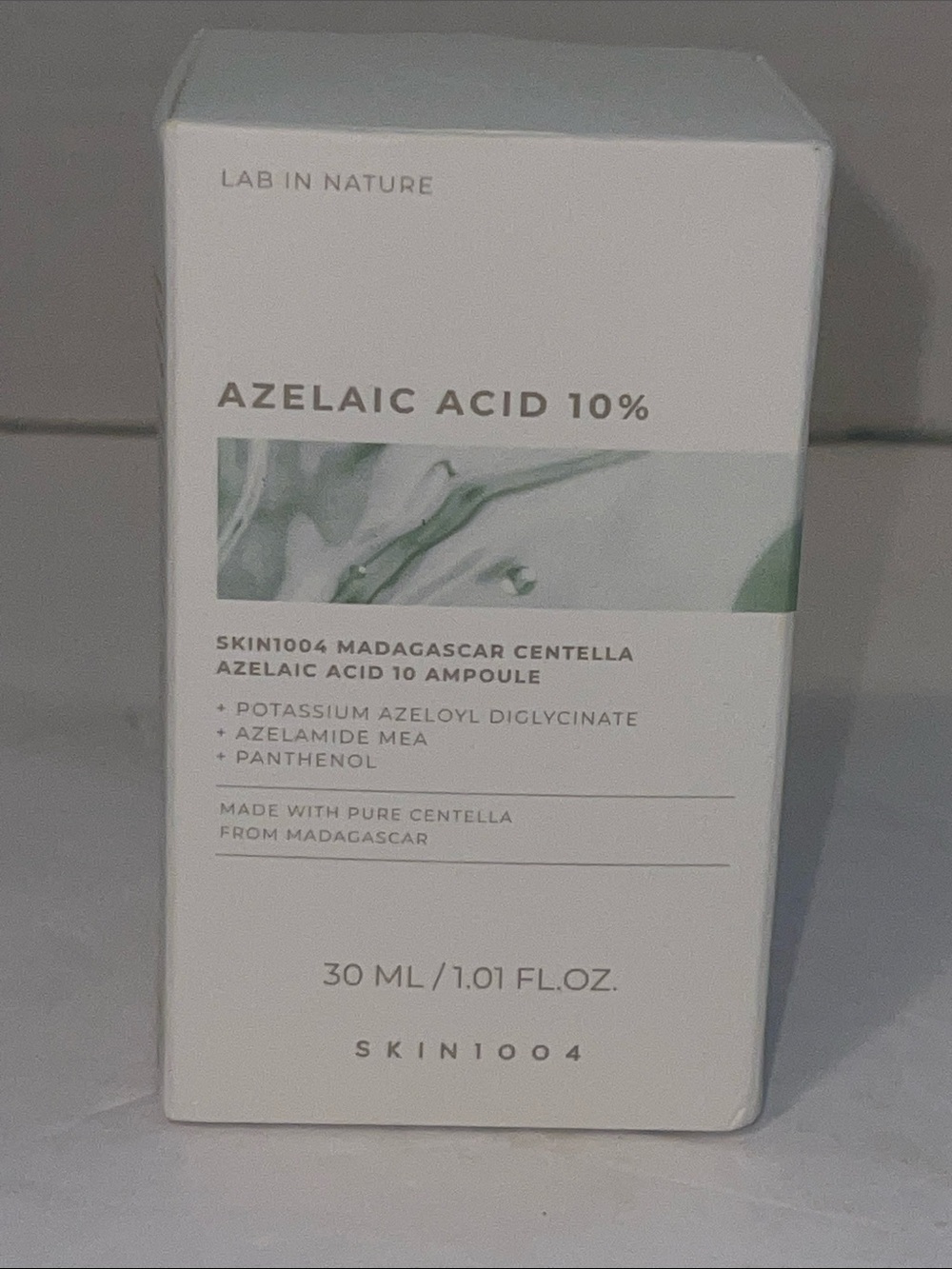 Azelaic Acid 10% Serum - White & Green